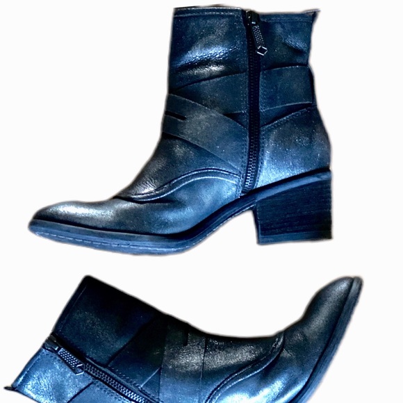 DONALD J. PLINER GUN METAL BLACK LEATHER BOOTIES! - Picture 2 of 8